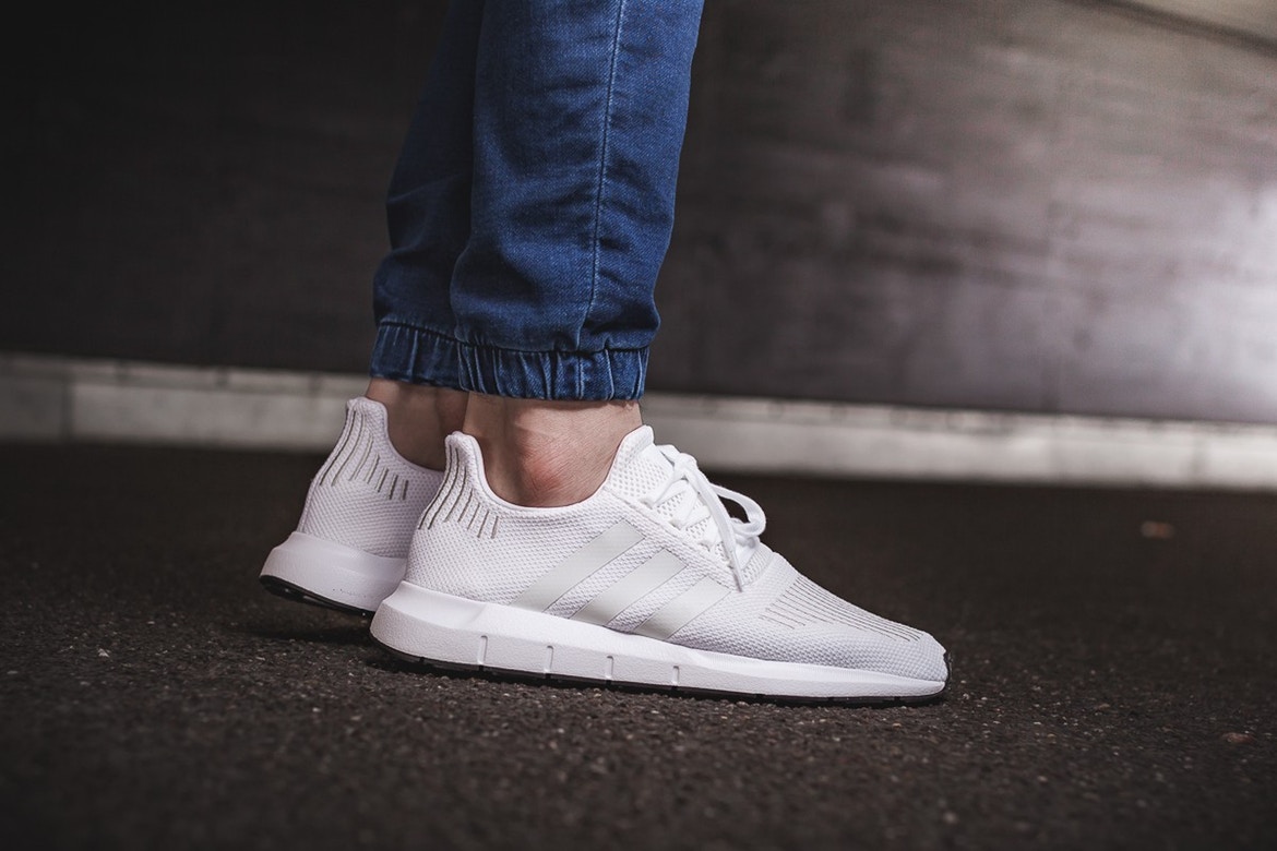 男女款X Adidas Originals Swift Run | Buyandship 國際網購轉運（香港）