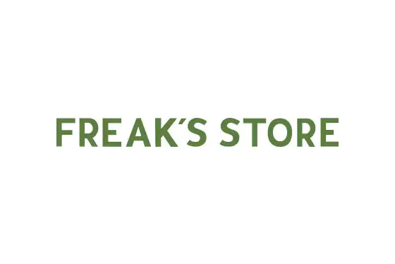 在Daytona Park購買自家品牌Freak’s Store服飾