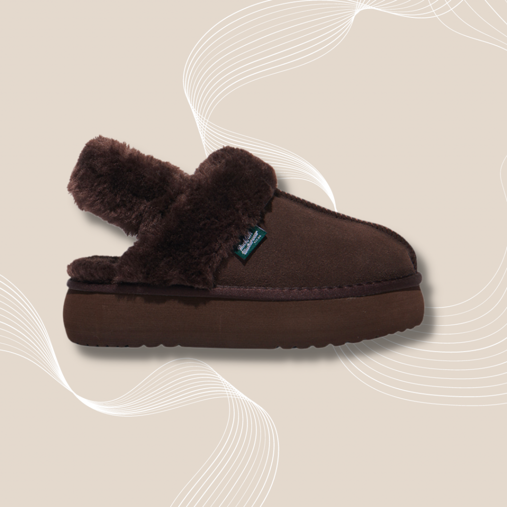 Rockfish Weatherwear, has caused a craze in South Korea, and this trending pair of fur slip-ons is a must-have this winter! The buckle on the heel is equipped with a hidden elastic band for ultimate comfort and fit. It also comes with an additional velvet buckle strap, giving you more ways style it! Fashionable and keeps your feet warm<3