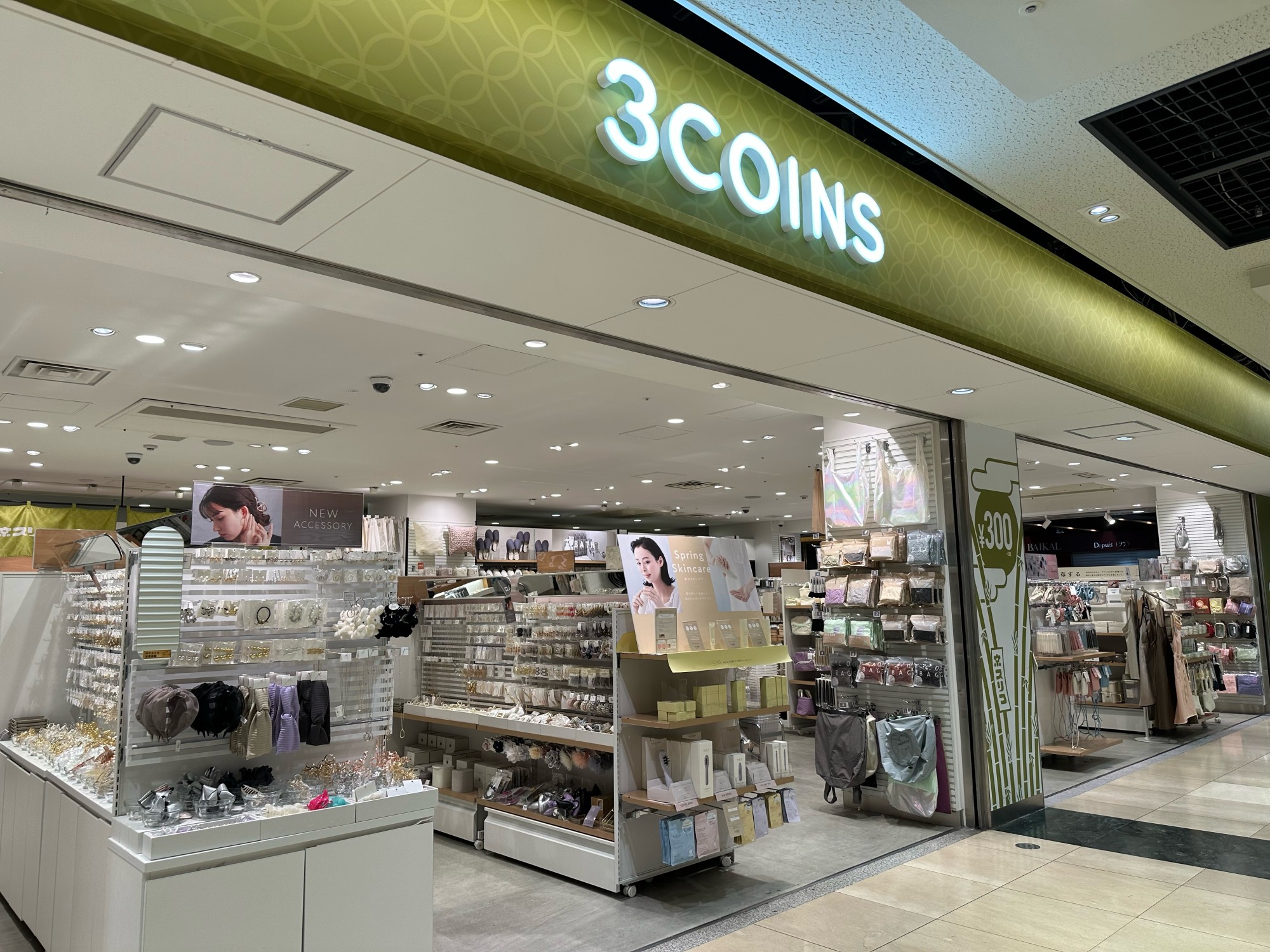 3COINS 日本門市
