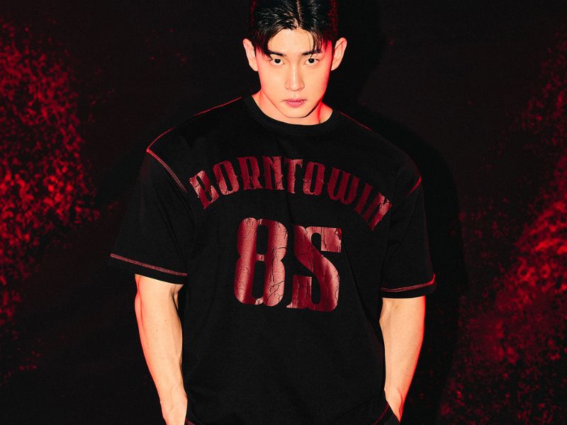 2.  RED STITCH SEMI OVER FIT T-SHIRTS [BLACK]WN]
