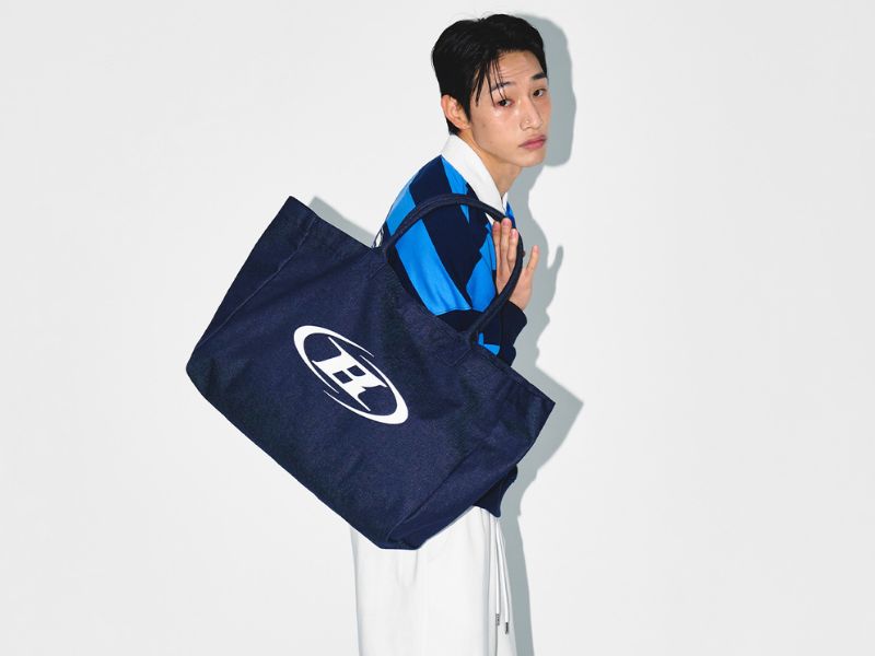 3.  SYMBOL B LOGO SHOPPER BAG [MID DENIM]