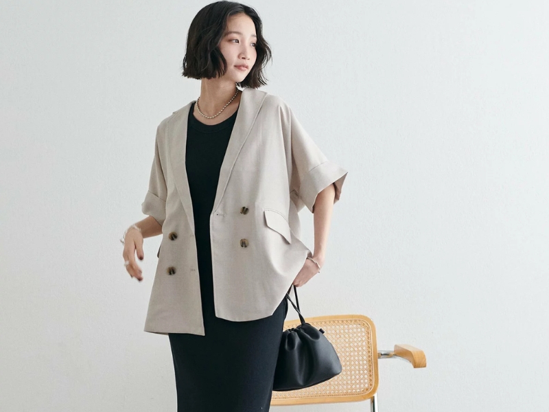 Discoat Japanese style tech linen breathable short-sleeve shirt jacket, a versatile summer clothing item with a loose fit and anti-wrinkle features.