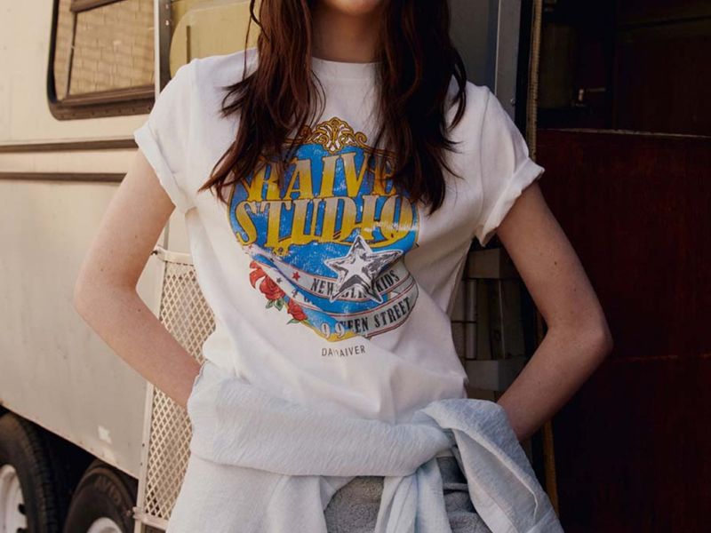 Crown Raive graphic T-shirt with vintage lettering